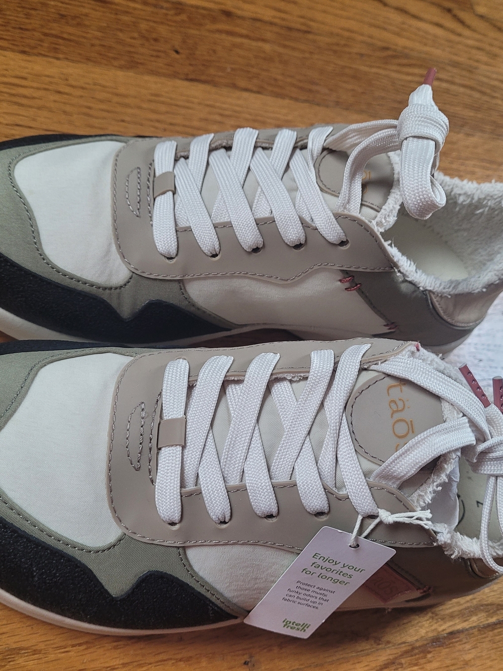 Taos Direction  Women's Sneakers - Size 7